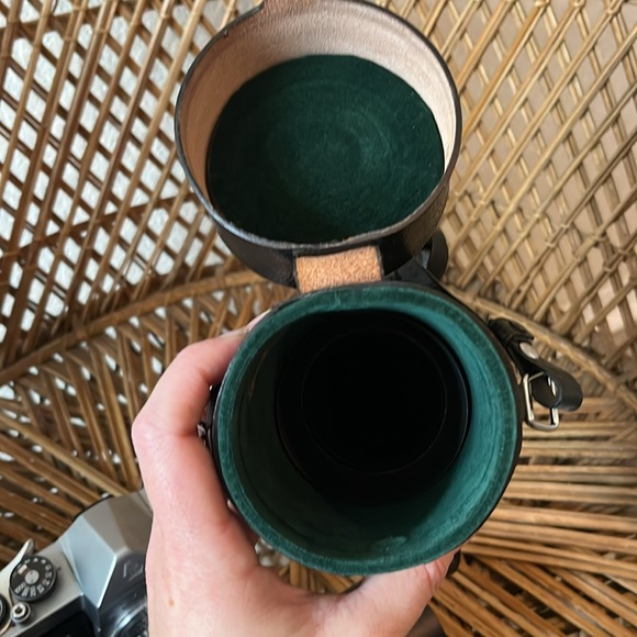 Vintage camera and lens - Picture 5 of 9